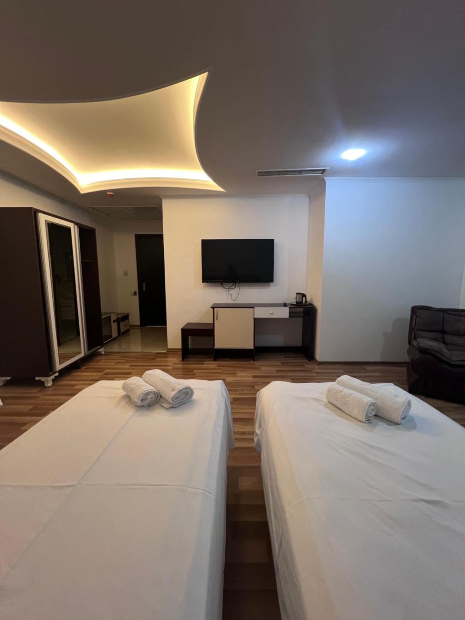 Hotel Argo Batumi Luaran gambar