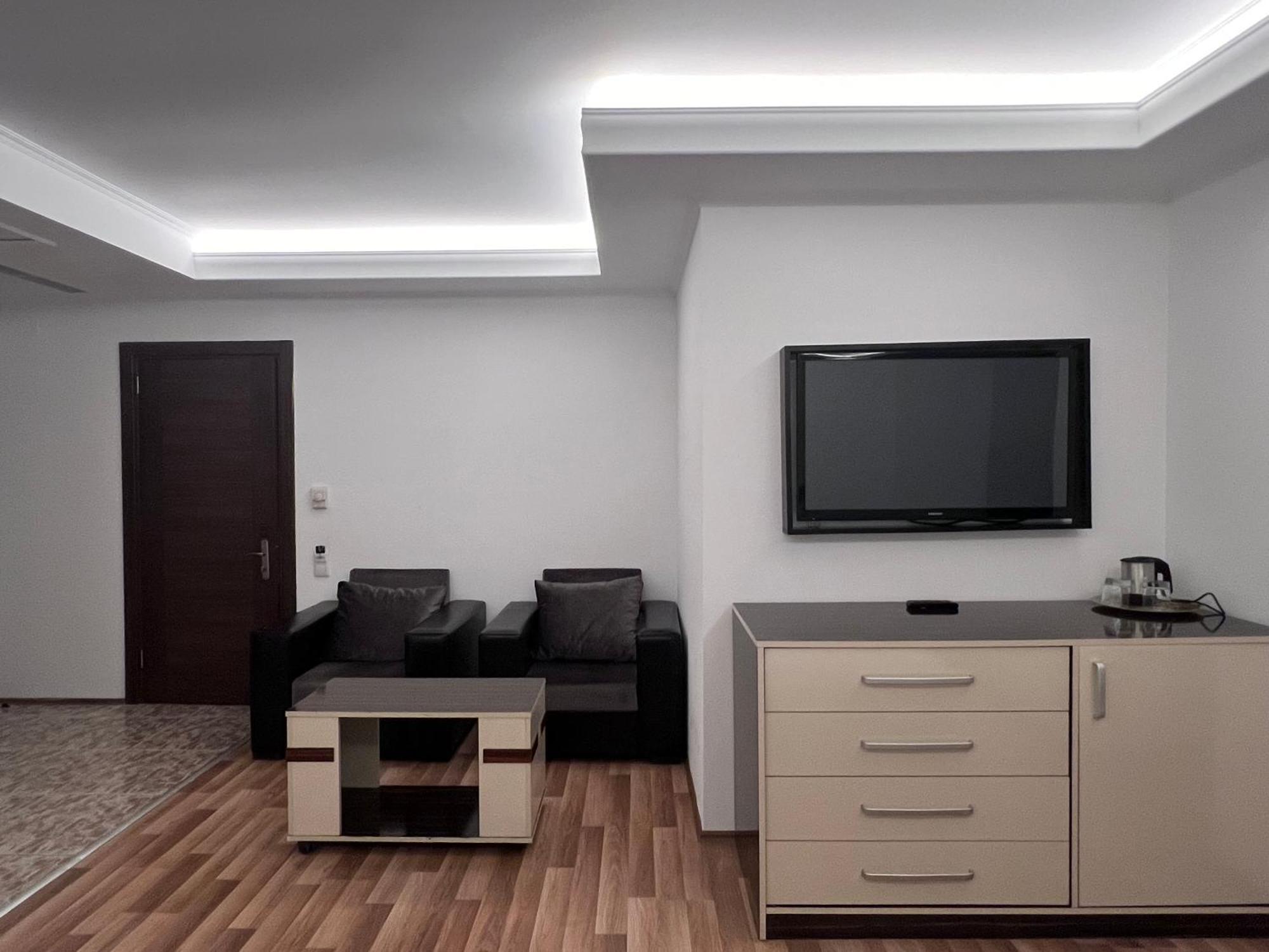 Hotel Argo Batumi Luaran gambar