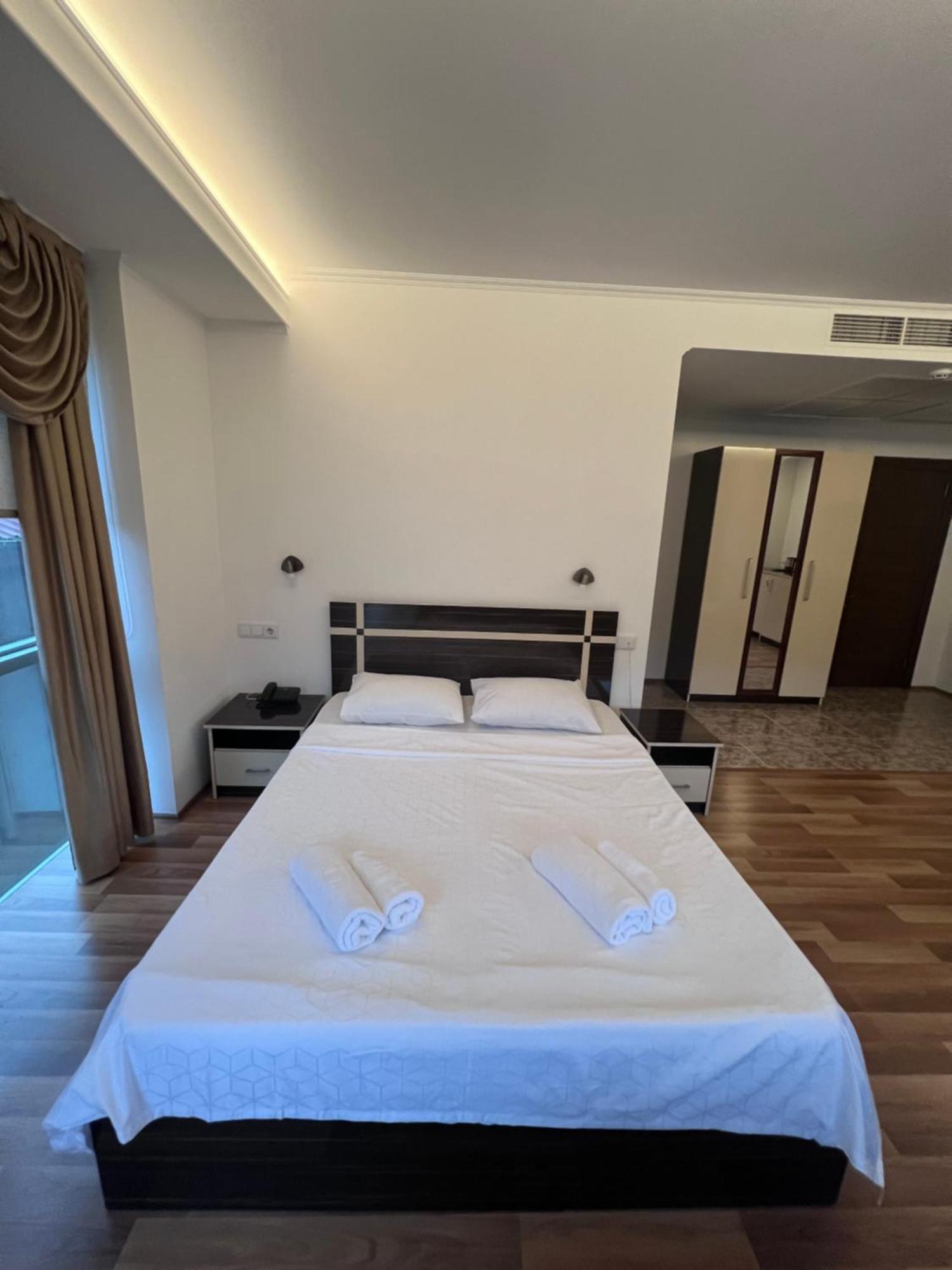 Hotel Argo Batumi Luaran gambar
