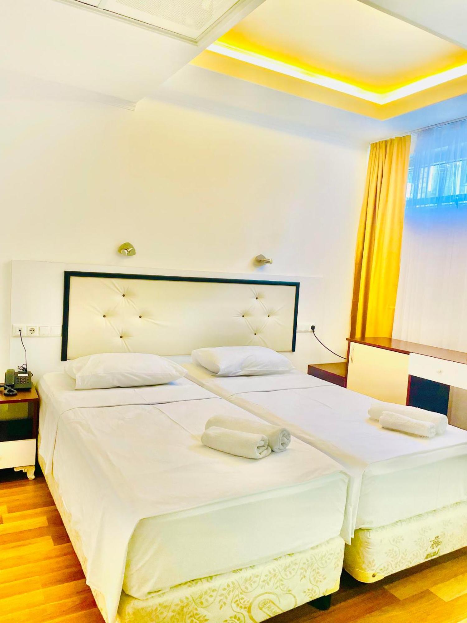 Hotel Argo Batumi Luaran gambar