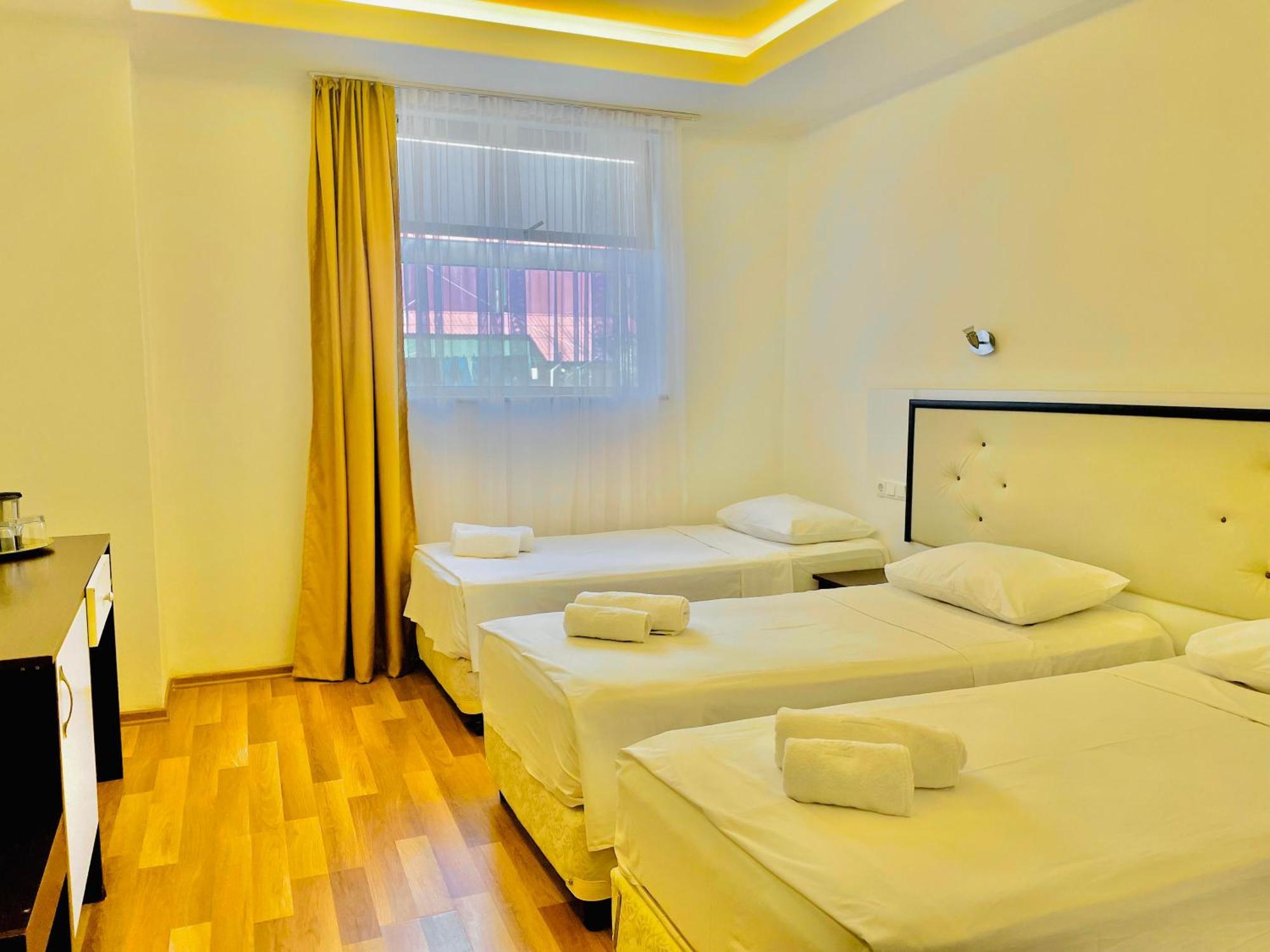 Hotel Argo Batumi Luaran gambar