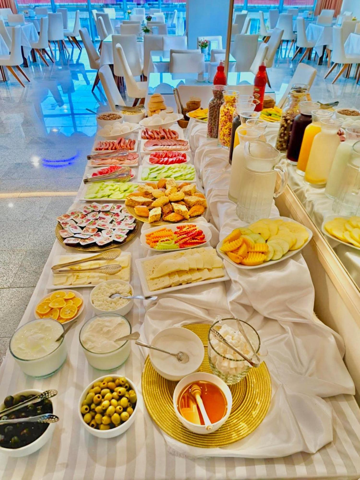 Hotel Argo Batumi Luaran gambar